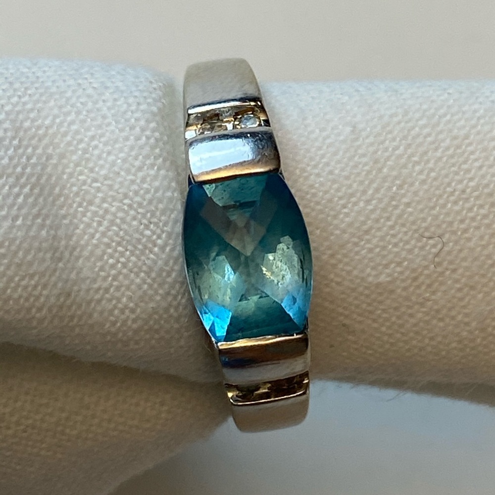 Aquamarine and Diamond Ring in 10K White Gold